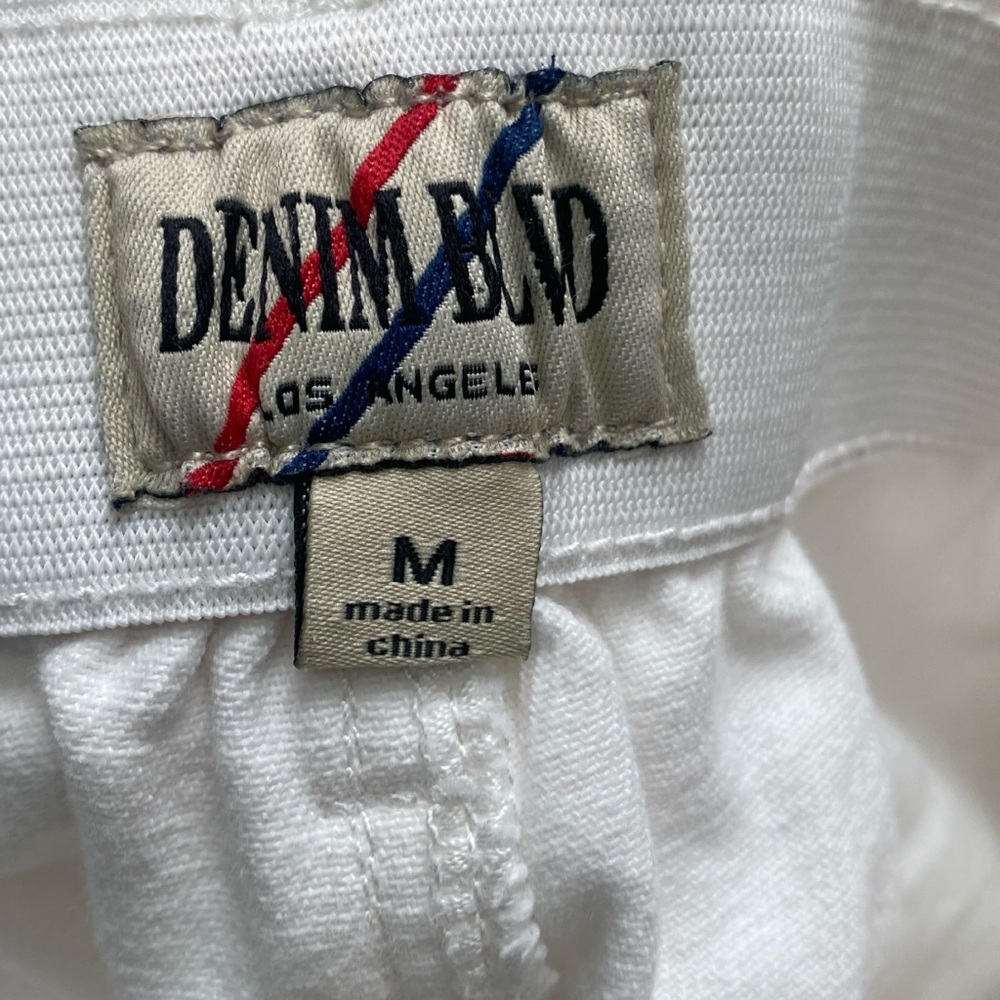 White High-Waisted Women's Shorts - Picture 3 of 3